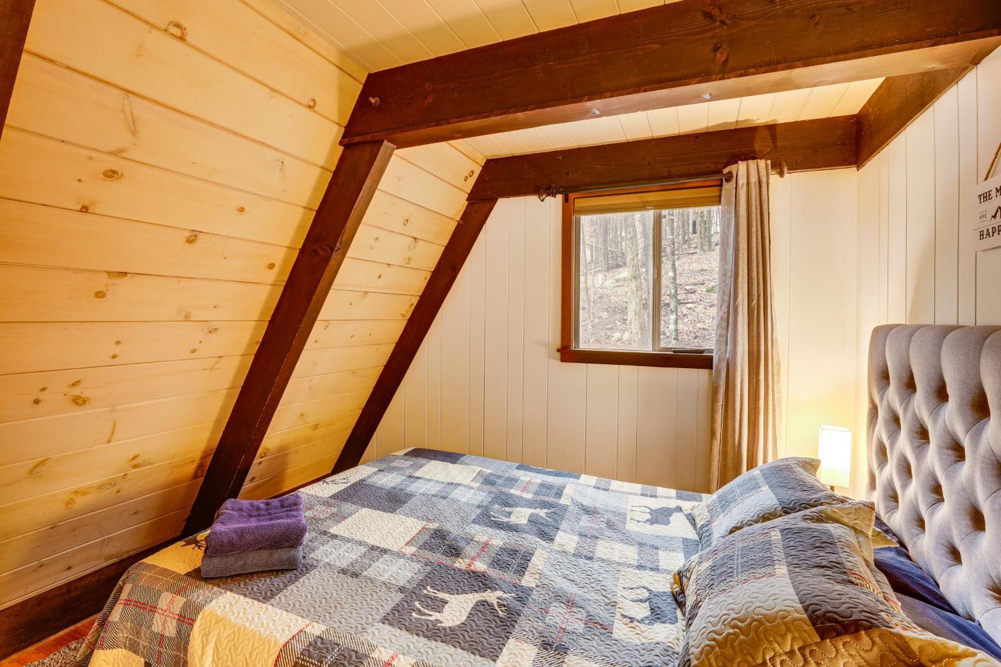 A-Frame Cabin With Hot Tub 1 Mi To Beech Mountain! Dış mekan fotoğraf